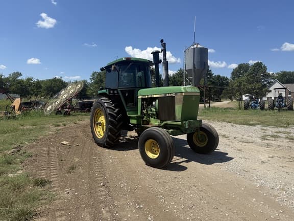 Image of John Deere 4440 equipment image 3