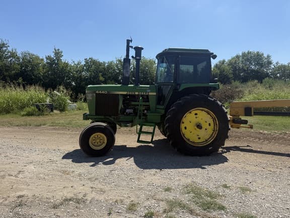 Image of John Deere 4440 equipment image 1