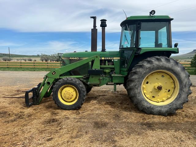 Image of John Deere 4440 equipment image 1