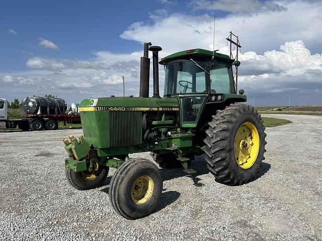 Image of John Deere 4440 equipment image 3