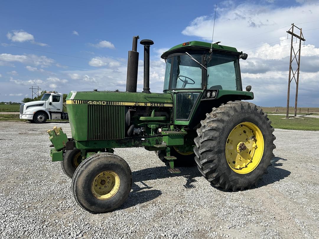 Image of John Deere 4440 Primary image