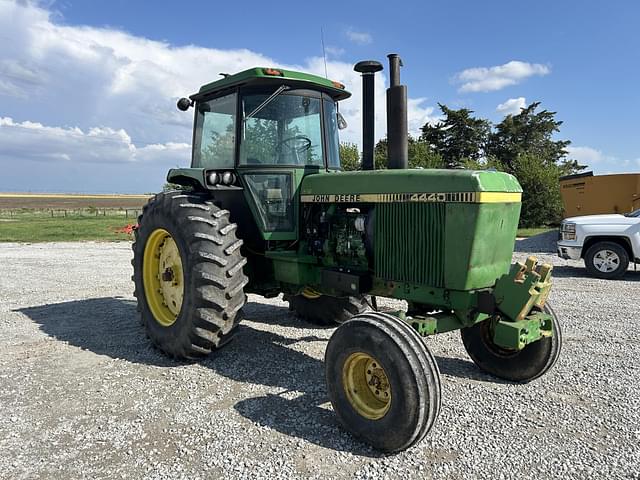 Image of John Deere 4440 equipment image 2