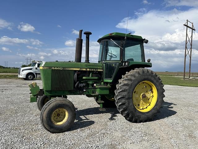 Image of John Deere 4440 equipment image 4