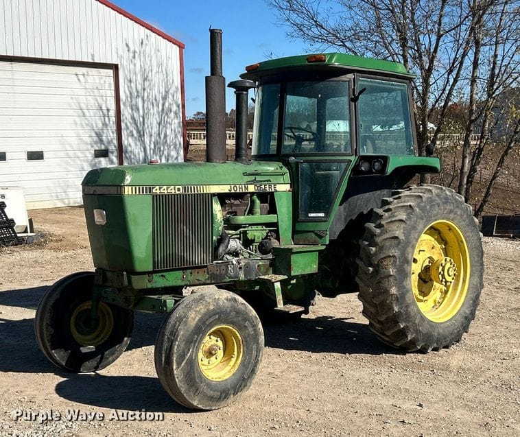 1981 John Deere 4440 Equipment Image0