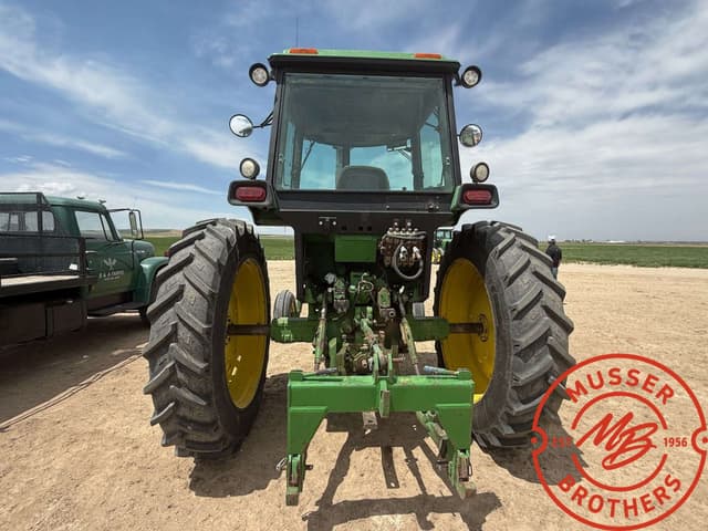 Image of John Deere 4440 equipment image 4