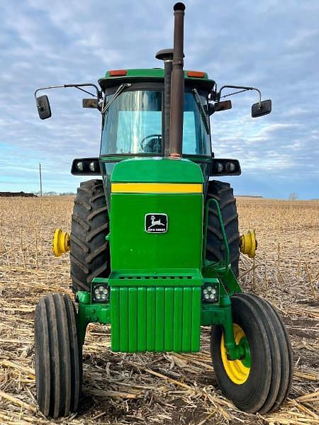 Image of John Deere 4440 equipment image 1