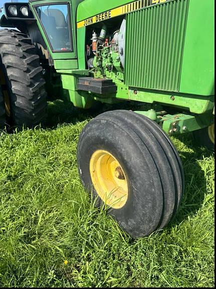 Image of John Deere 4640 equipment image 4
