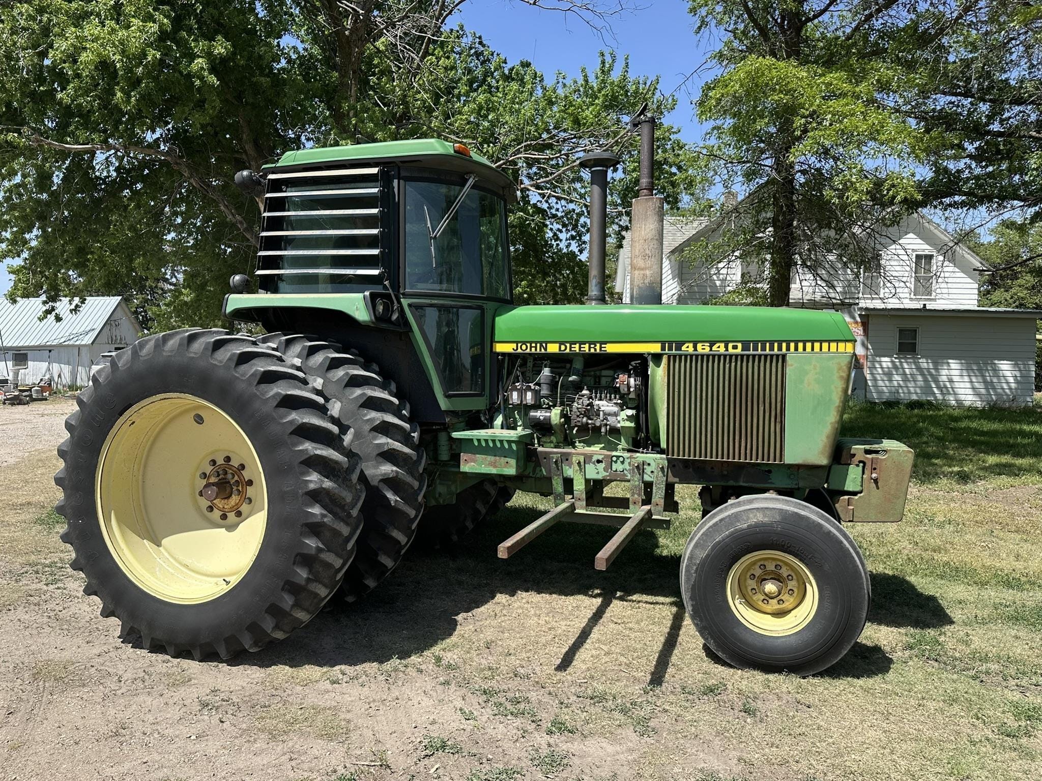 1981 John Deere 4640 Equipment Image0