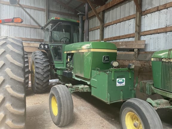 1981 John Deere 4640 Equipment Image0