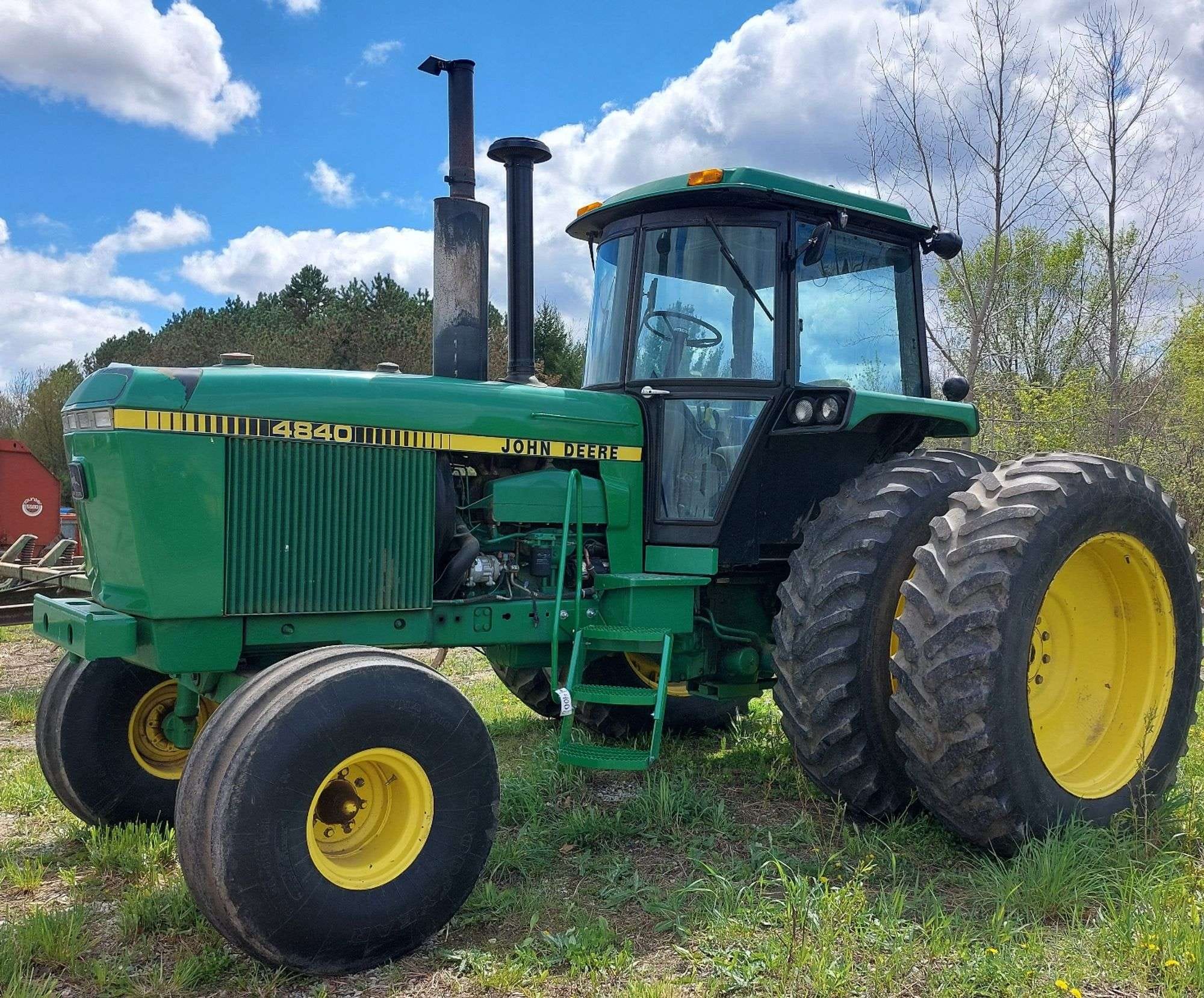 1981 John Deere 4840 Equipment Image0
