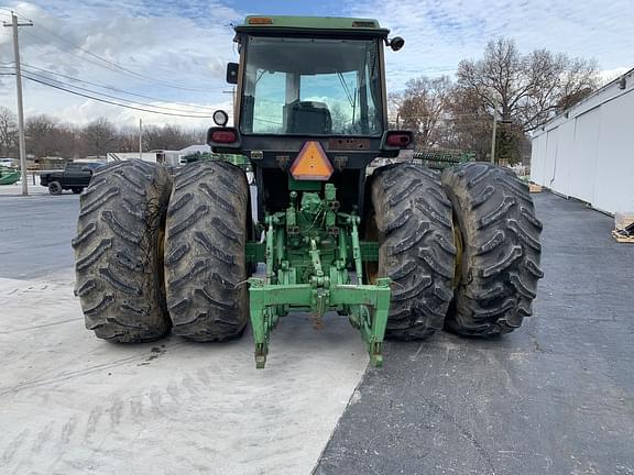 Image of John Deere 4840 equipment image 4