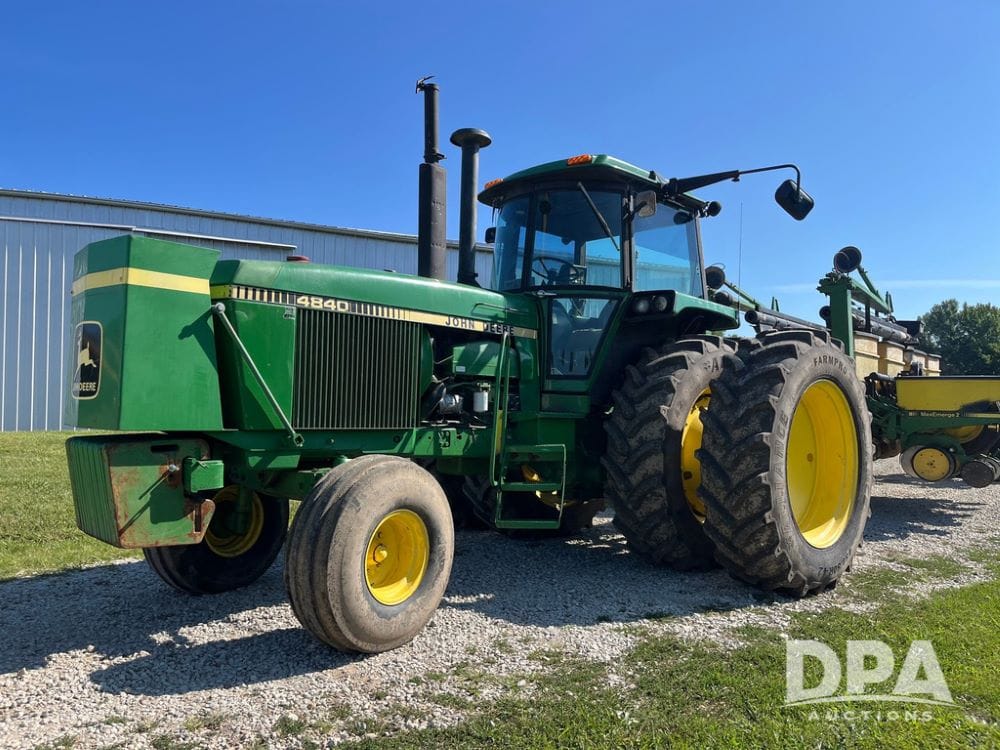 1981 John Deere 4840 Equipment Image0