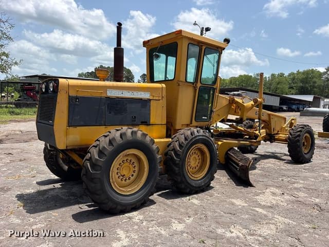 Image of John Deere 670A equipment image 4