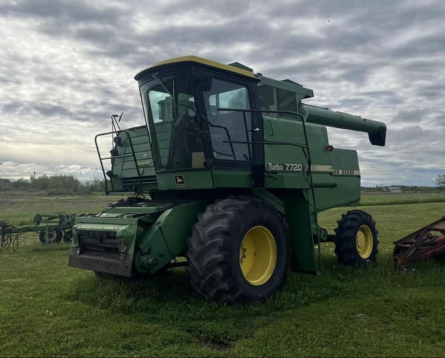 Image of John Deere Turbo 7720 equipment image 1