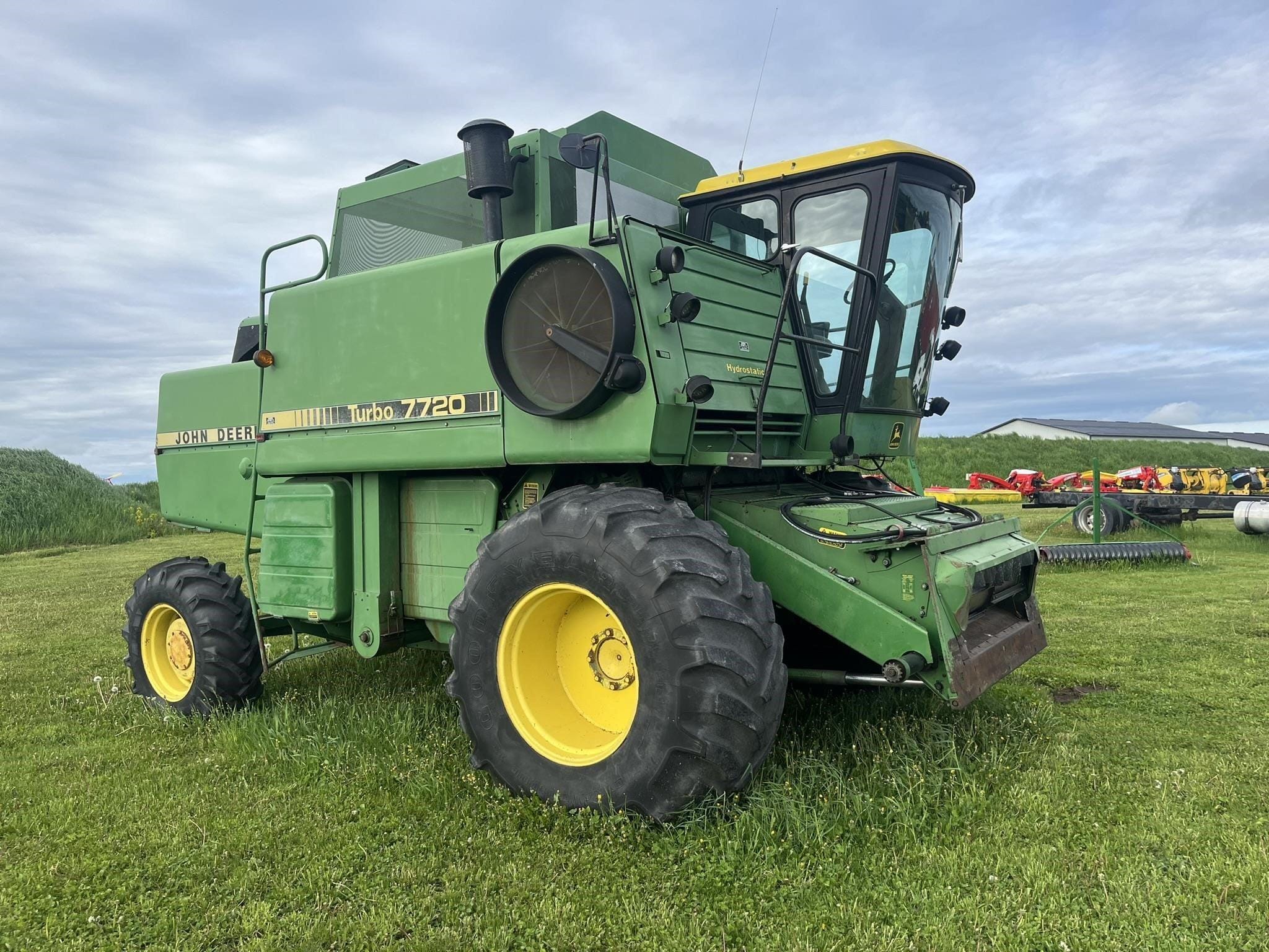 1981 John Deere Turbo 7720 Equipment Image0