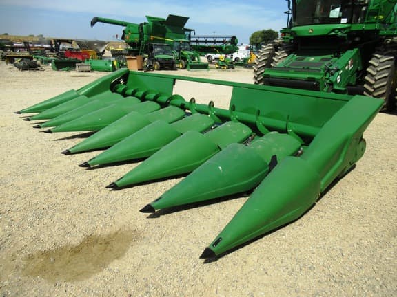 Image of John Deere 843 equipment image 4