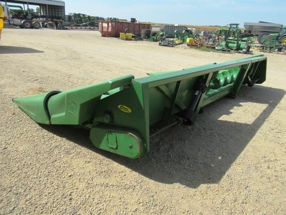 Image of John Deere 843 equipment image 4