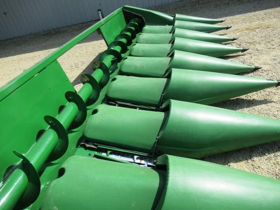 Image of John Deere 843 equipment image 1