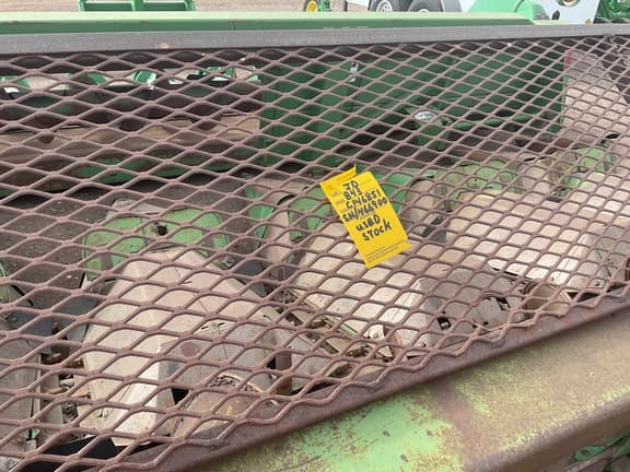 Image of John Deere 843 equipment image 4