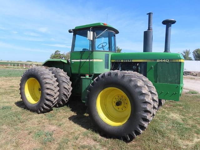 Image of John Deere 8440 equipment image 4