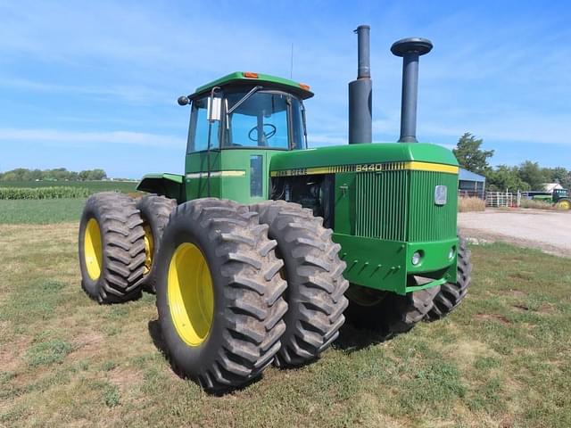 Image of John Deere 8440 equipment image 3