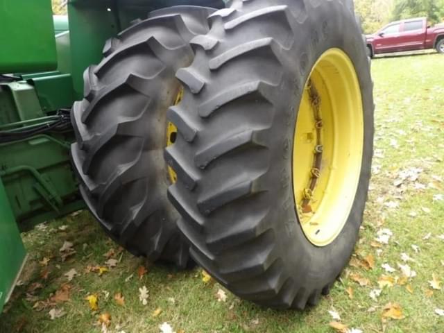 Image of John Deere 8440 equipment image 3