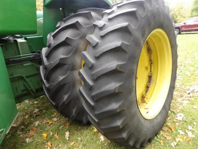 Image of John Deere 8440 equipment image 4