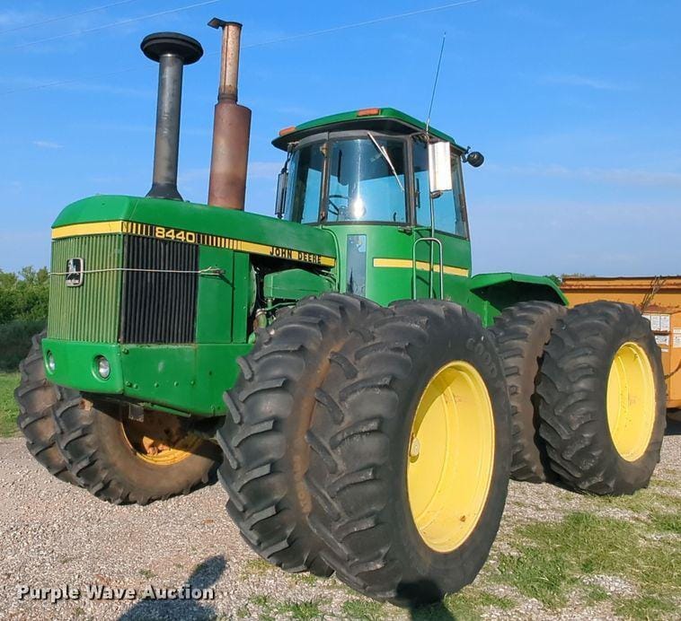 Main image John Deere 8440