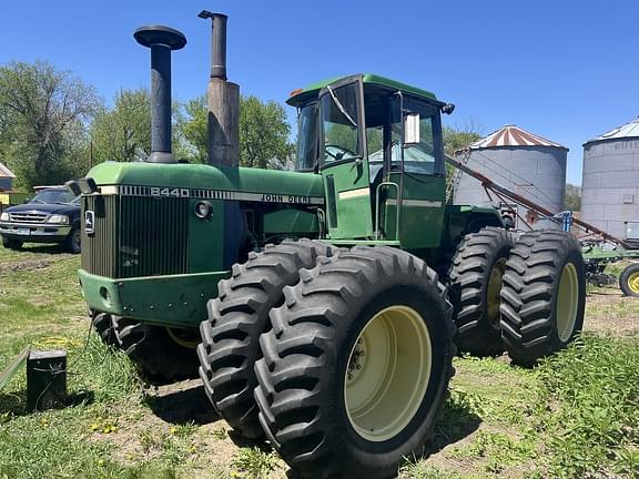 Image of John Deere 8440 Primary image