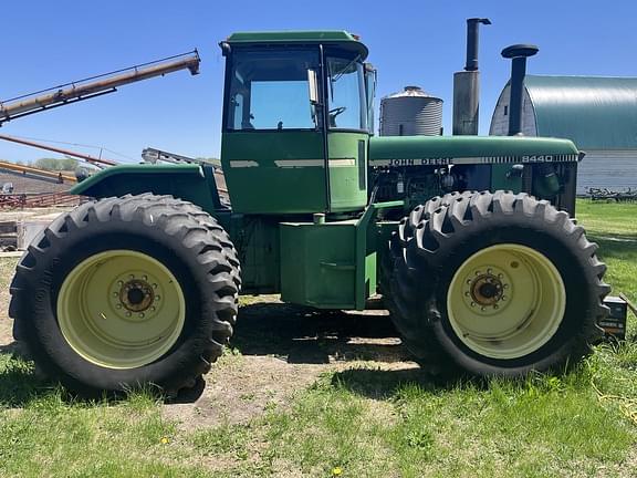 Image of John Deere 8440 equipment image 3