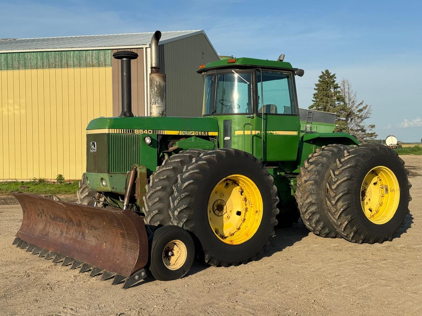 1981 John Deere 8640 Equipment Image0