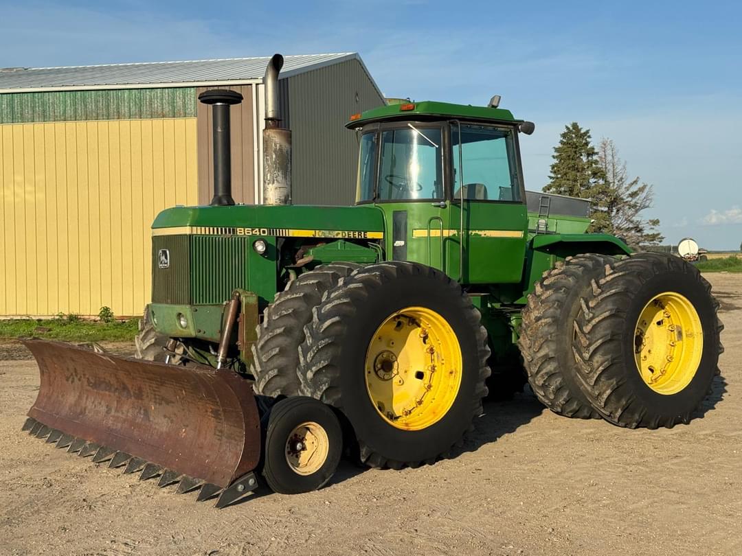 Image of John Deere 8640 Primary image
