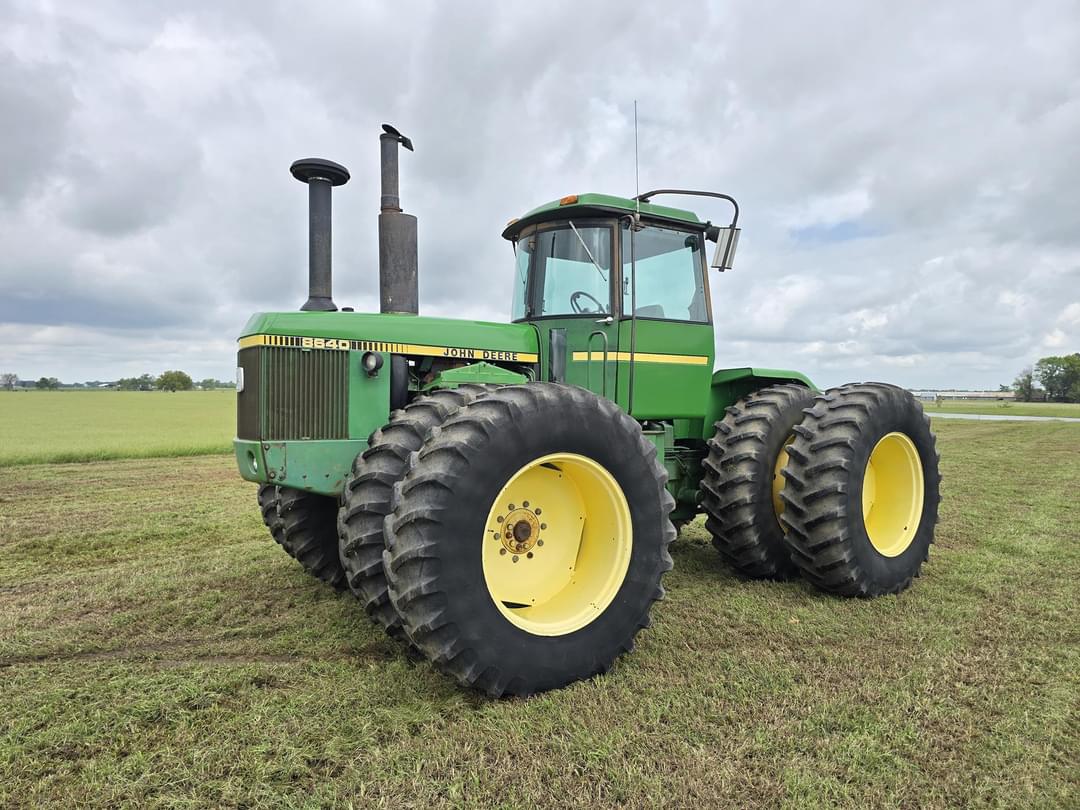 Image of John Deere 8640 Primary image