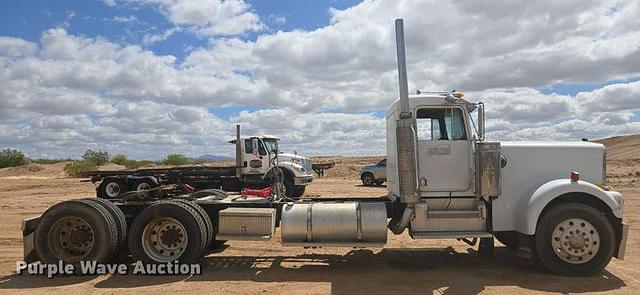 Image of Kenworth W900 equipment image 3