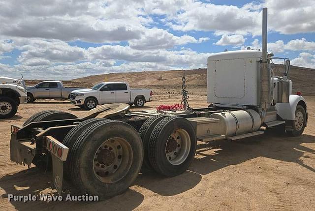Image of Kenworth W900 equipment image 4