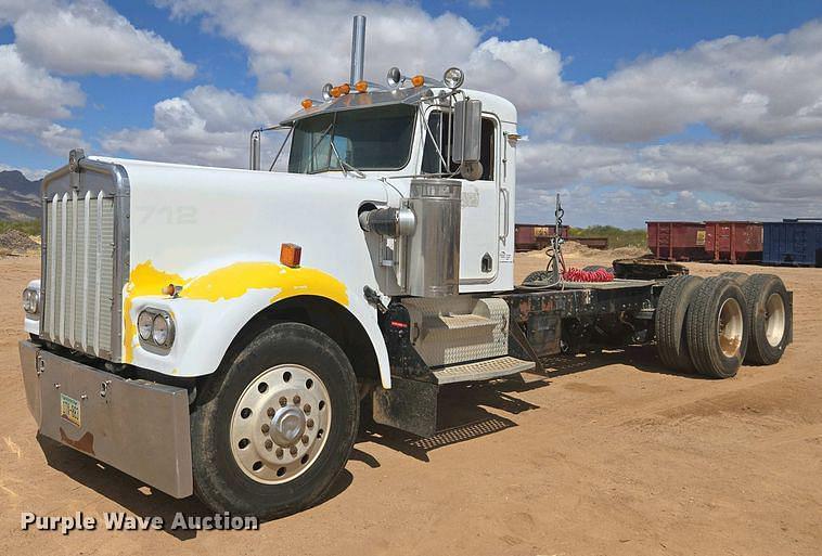 Image of Kenworth W900 Primary image