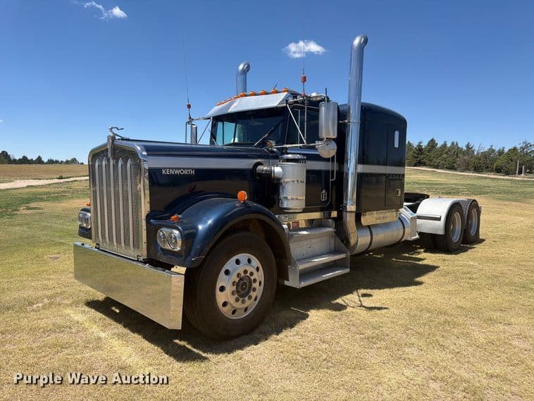 Image of Kenworth W900 Primary image