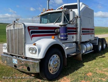 Main image Kenworth W900