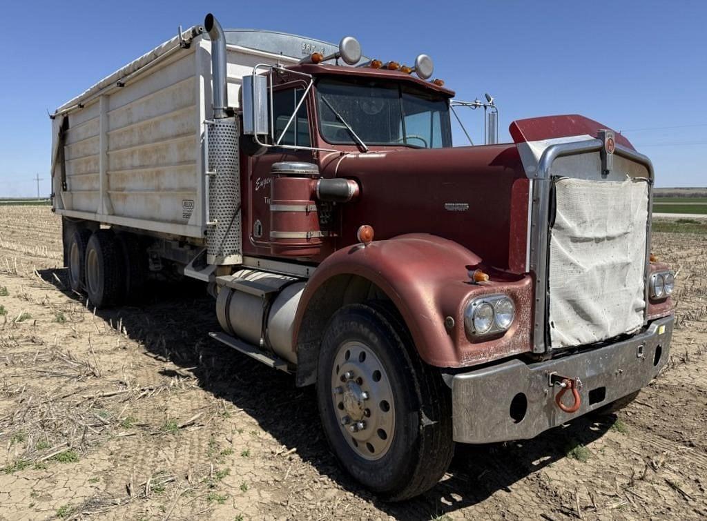 Image of Kenworth W900 Primary image