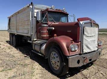 Main image Kenworth W900