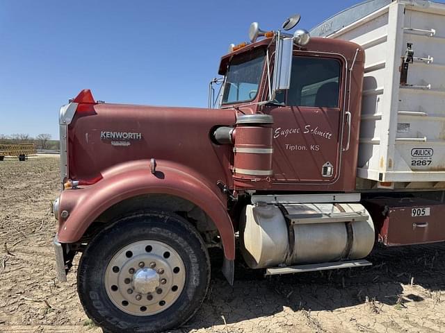 Image of Kenworth W900 equipment image 3