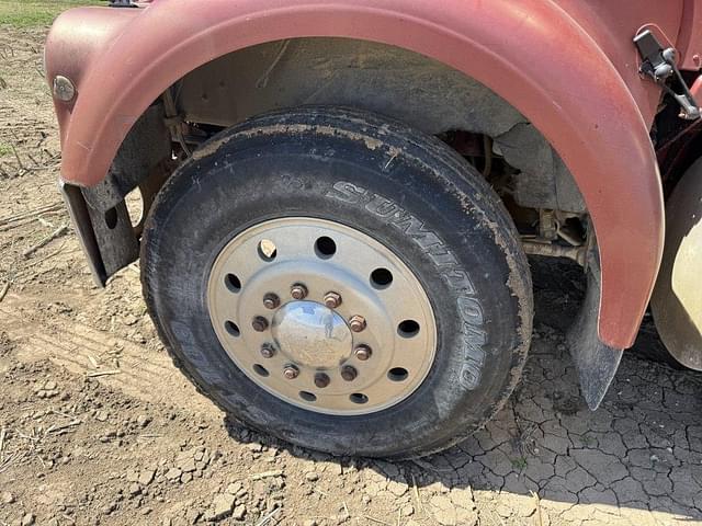 Image of Kenworth W900 equipment image 4