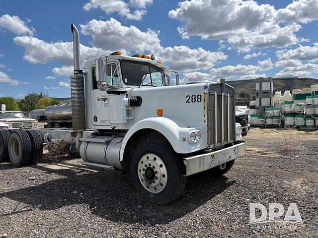 Image of Kenworth W900 equipment image 1