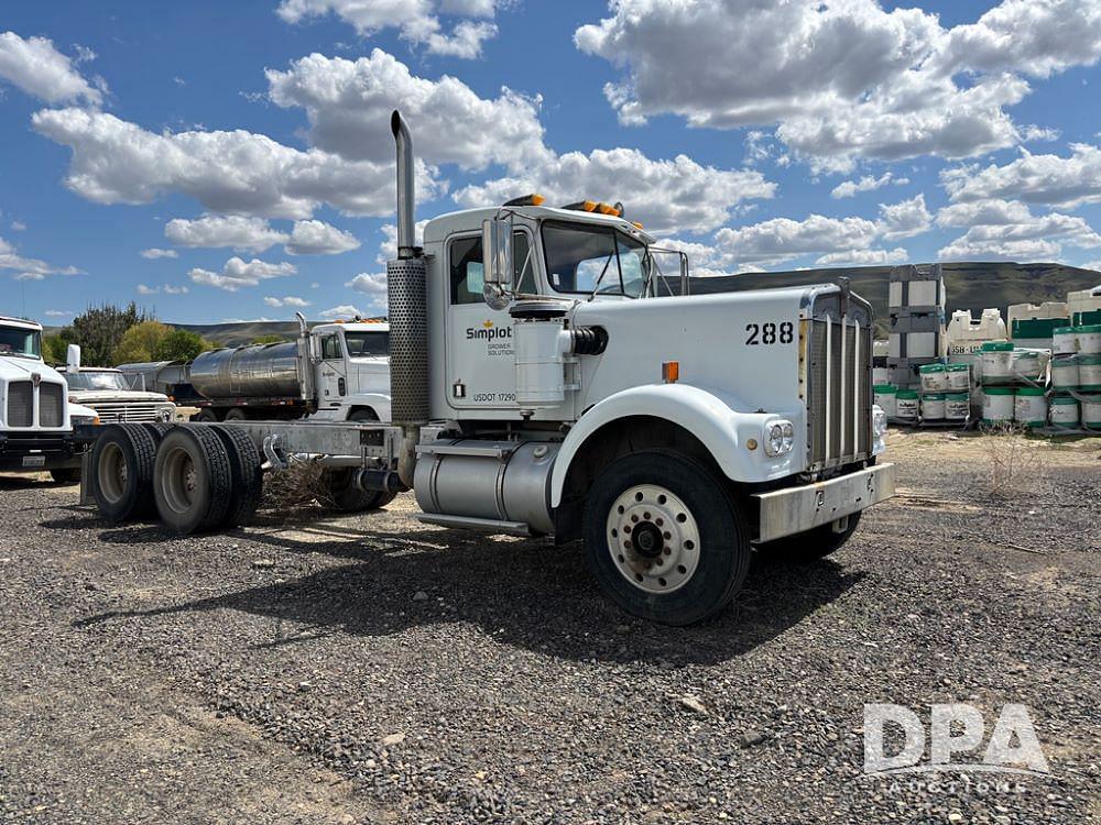 Image of Kenworth W900 Primary image