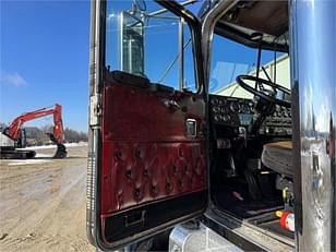 Main image Kenworth W900A 42