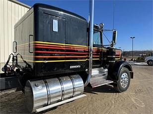 Main image Kenworth W900A 75