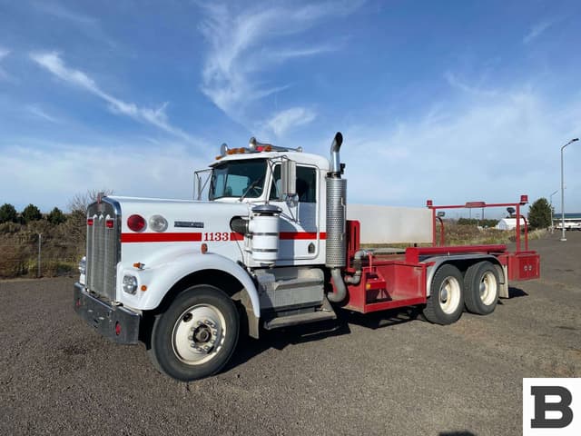 Image of Kenworth W900A equipment image 1