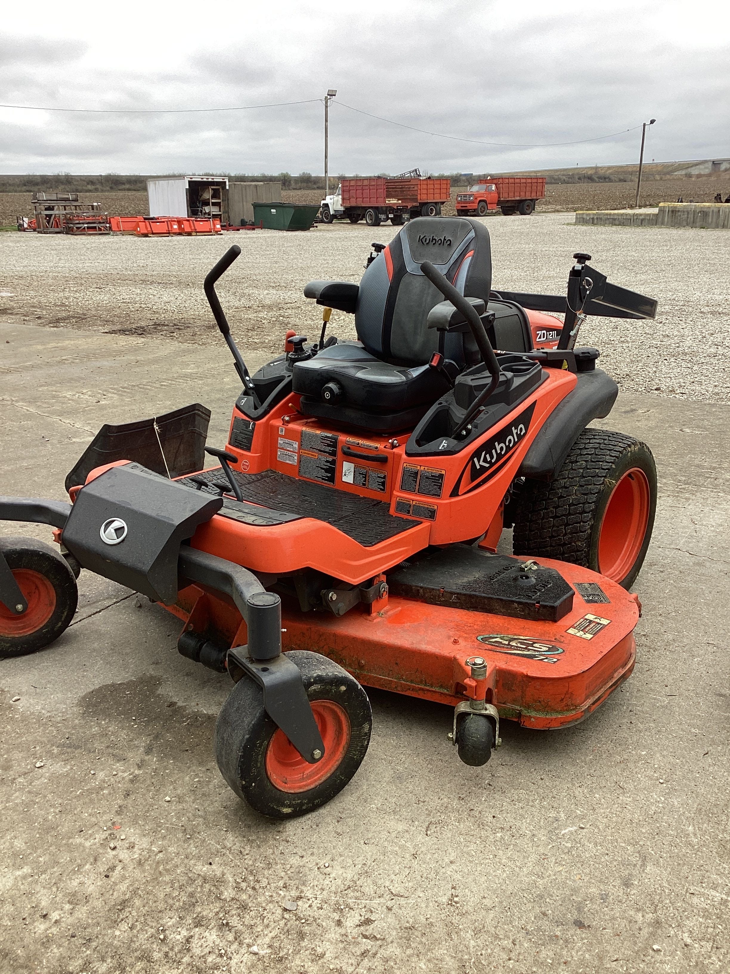 Main image Kubota ZD1211