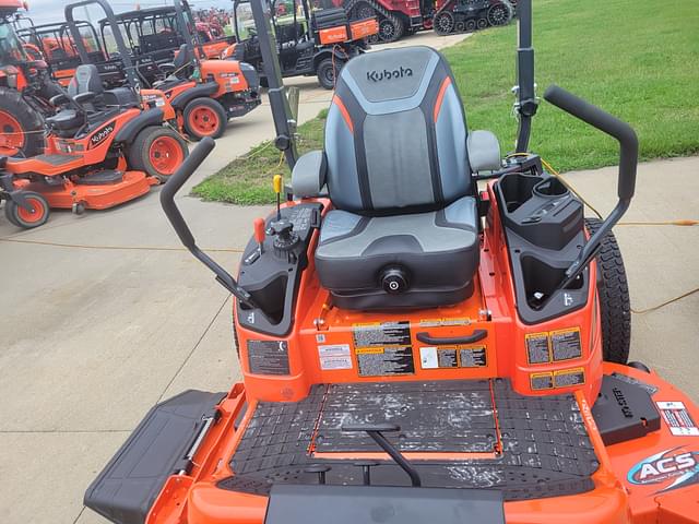 Image of Kubota ZD1211 equipment image 4