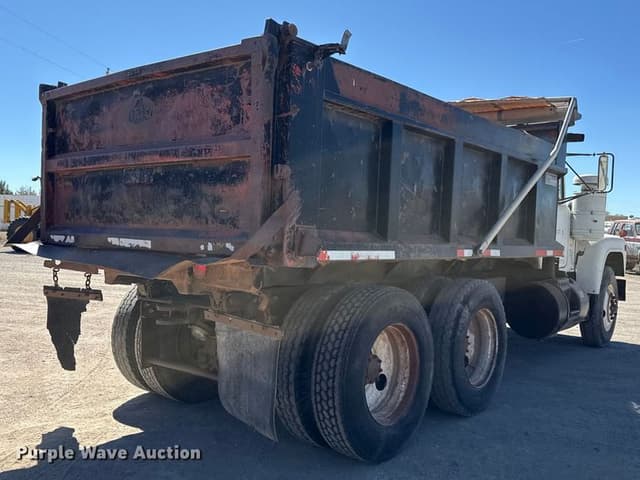 Image of Mack R686ST equipment image 4